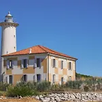 Daire Lovely Flat Just 400mt From The Sea