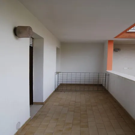 Daire Lovely Flat Just 400mt From The Sea